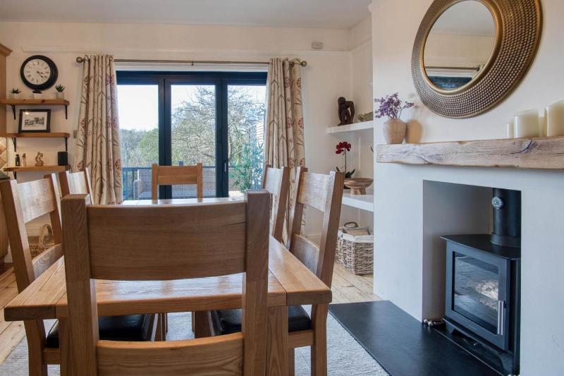 Little Glen - 3 Bedroom Holiday Home - Tenby - image 10