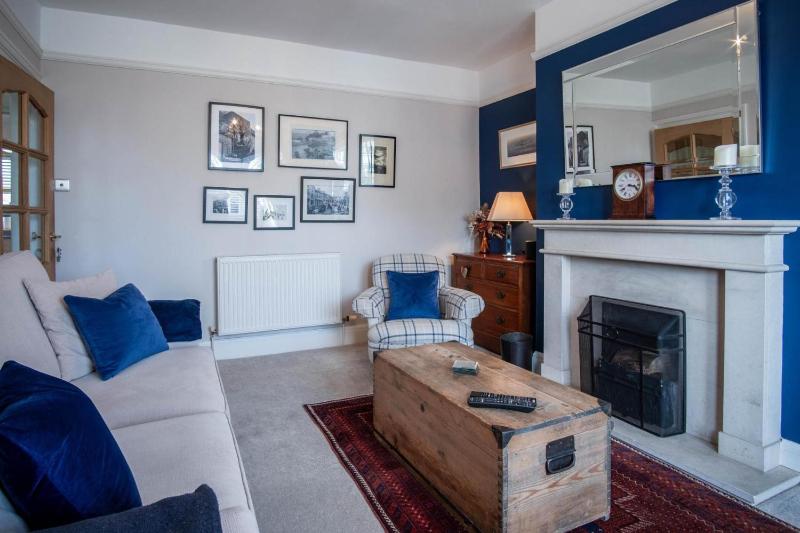 Little Glen - 3 Bedroom Holiday Home - Tenby - image 5