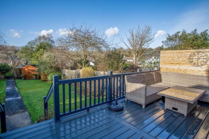 Little Glen - 3 Bedroom Holiday Home - Tenby - image 11