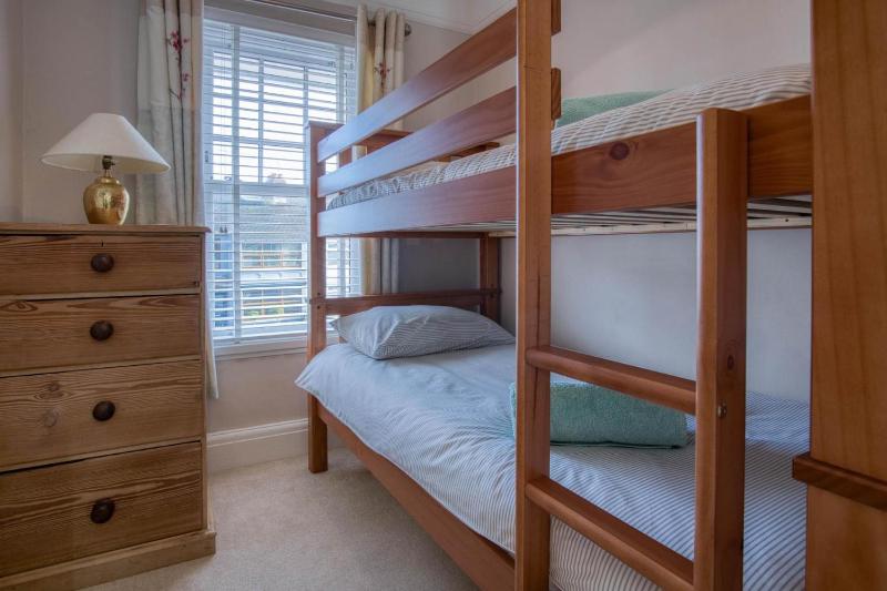 Little Glen - 3 Bedroom Holiday Home - Tenby - image 38