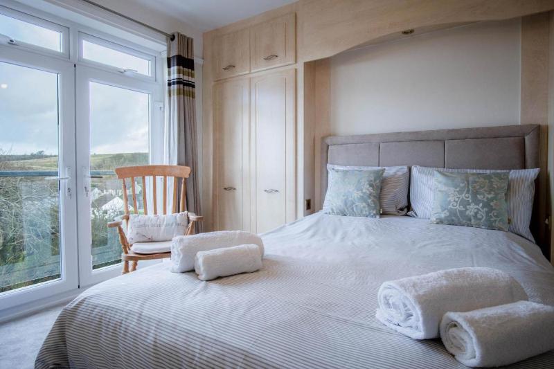 Little Glen - 3 Bedroom Holiday Home - Tenby - image 46