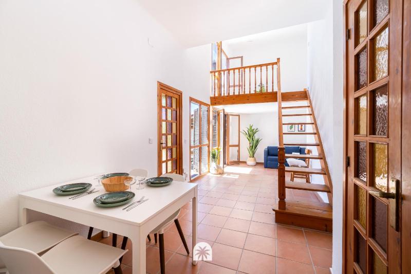 Mediterranean Way - Apartamento privado en villa compartida con piscina - image 6
