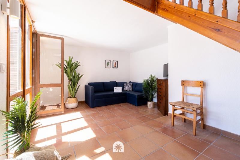 Mediterranean Way - Apartamento privado en villa compartida con piscina - image 13