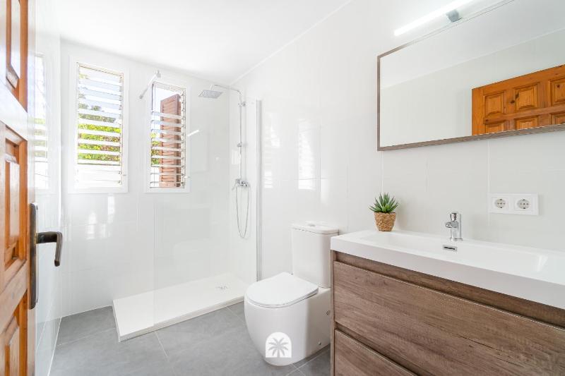 Mediterranean Way - Apartamento privado en villa compartida con piscina - image 23