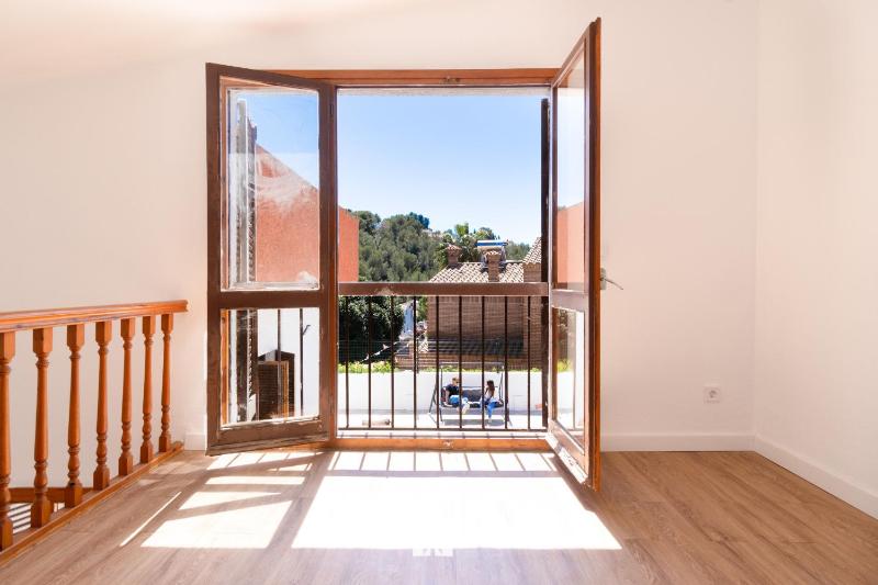 Mediterranean Way - Apartamento privado en villa compartida con piscina - image 18