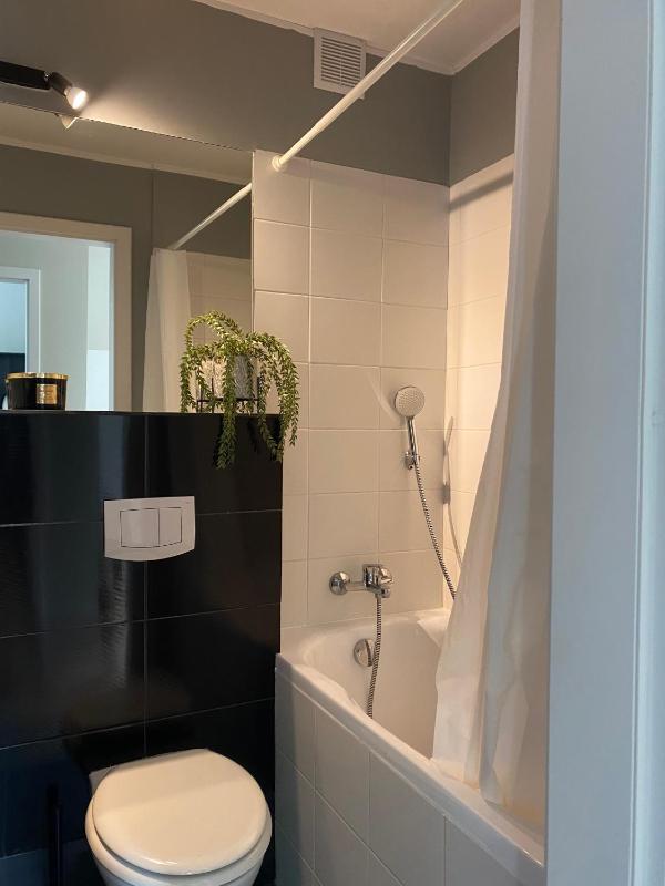 Victus Apartamenty Kamienica Grottgera by Noclegi Renters - image 2