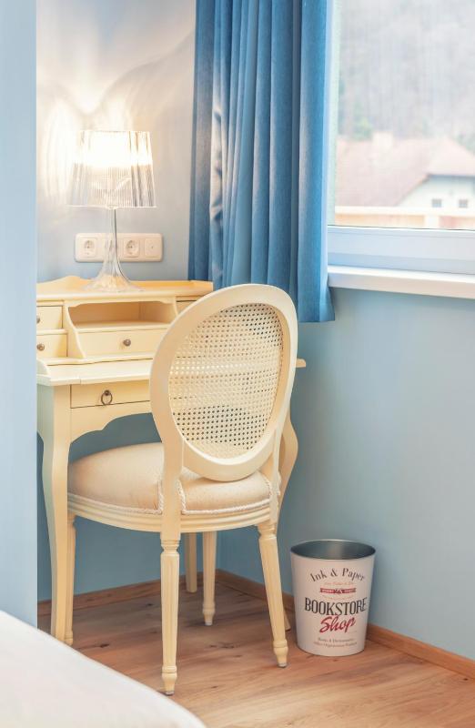 Double Room with Balcony image 4