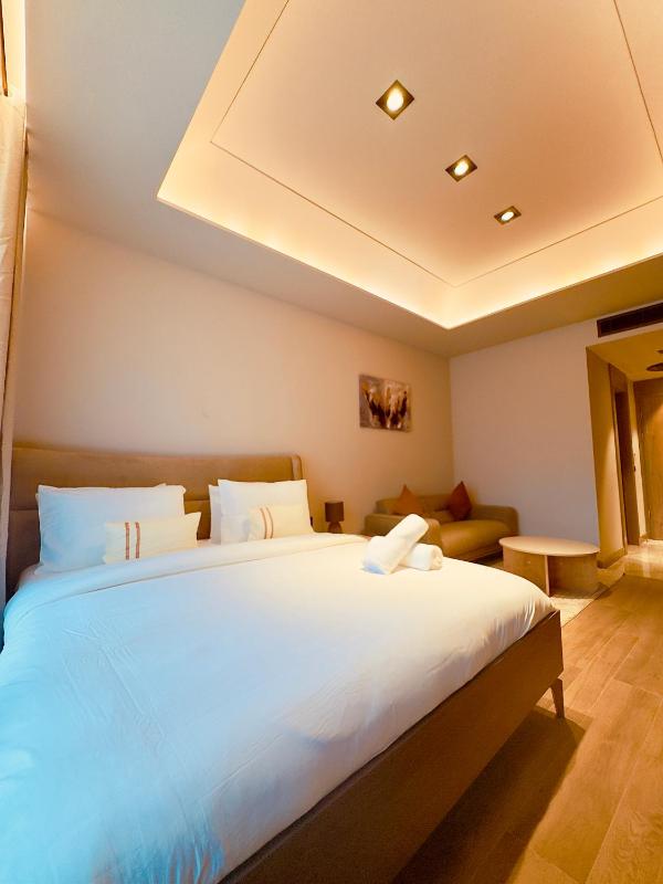 Elite Luxury Suites at Diamond in City - image 12