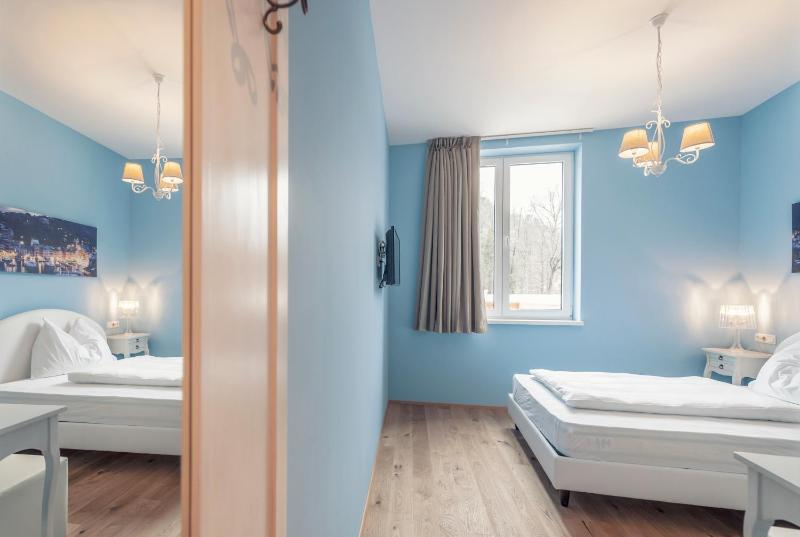 Single Room image 3