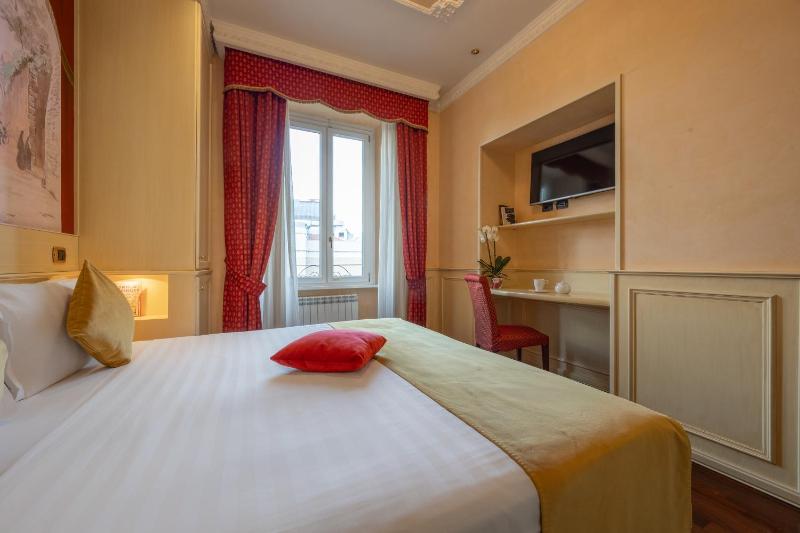 Deluxe Double or Twin Room image 1