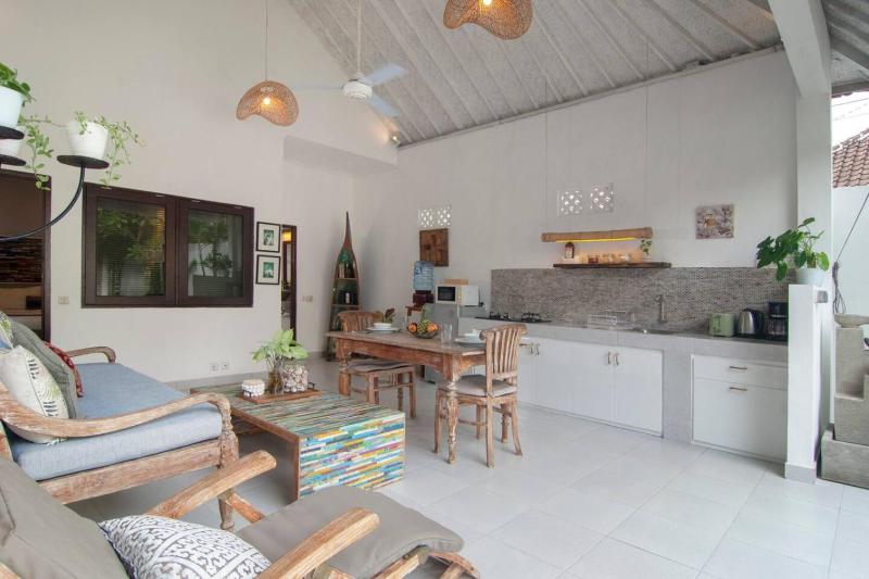 FANTASTIC 1 BR VILLA PRIVATE POOL WALK TO BEACH - image 6