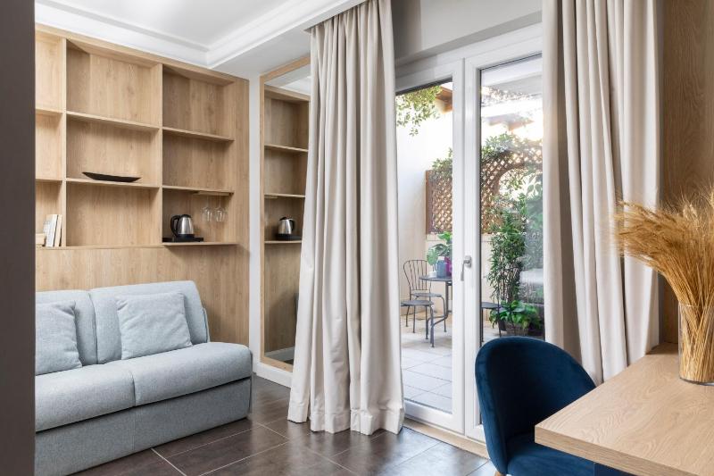 Executive Apartment with Terrace  image 3