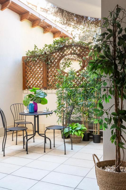 Executive Apartment with Terrace  image 2