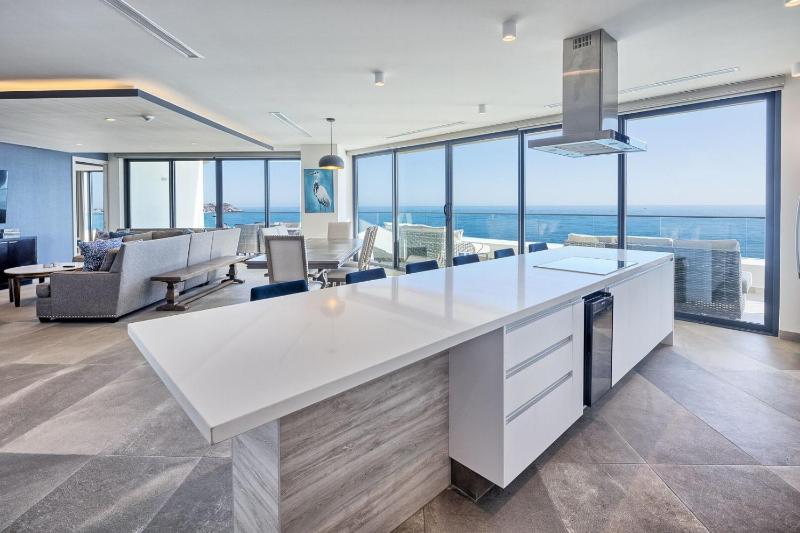 LUXURY NEW OCEANFRONT CONDO 5BR Sleeps 12 - image 31