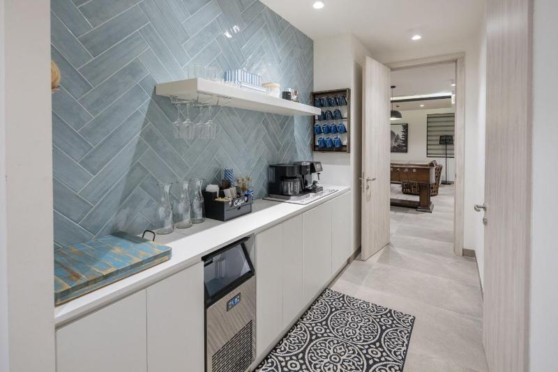 LUXURY NEW OCEANFRONT CONDO 5BR Sleeps 12 - image 19