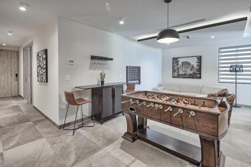 LUXURY NEW OCEANFRONT CONDO 5BR Sleeps 12 - image 34