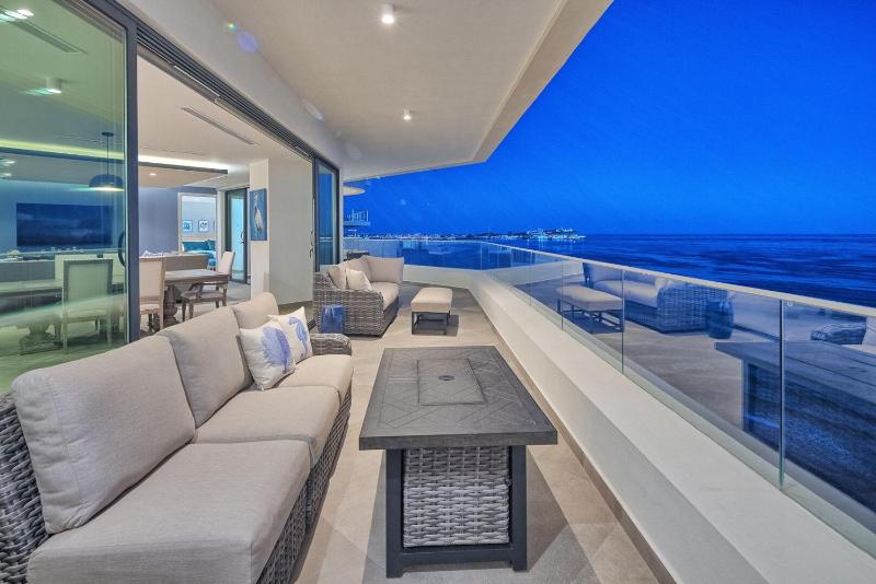 LUXURY NEW OCEANFRONT CONDO 5BR Sleeps 12 - image 45
