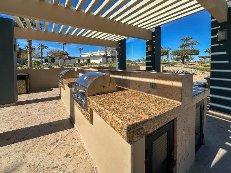 LUXURY NEW OCEANFRONT CONDO 5BR Sleeps 12 - image 38