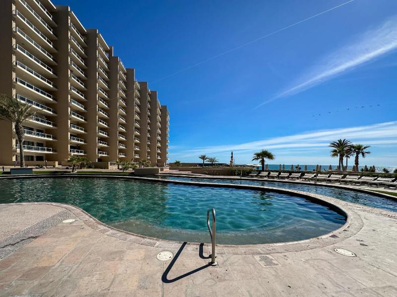 LUXURY NEW OCEANFRONT CONDO 5BR Sleeps 12 - image 13