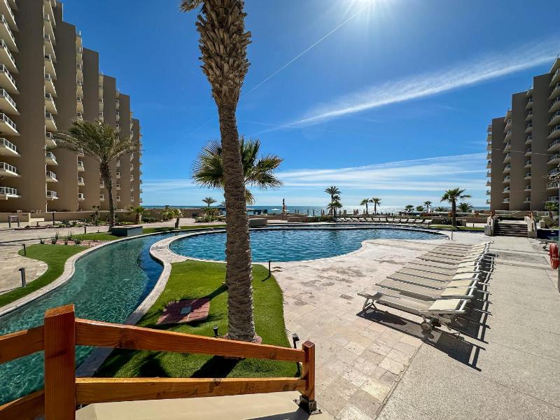LUXURY NEW OCEANFRONT CONDO 5BR Sleeps 12 - image 12
