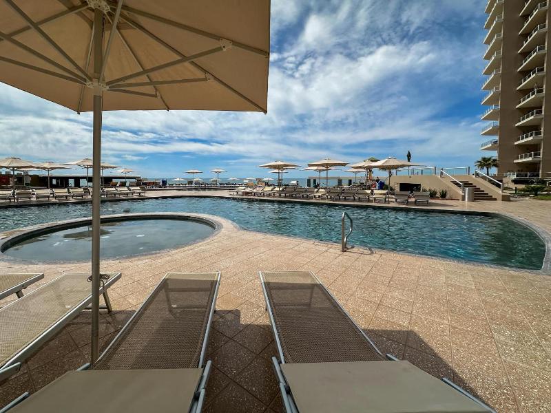 LUXURY NEW OCEANFRONT CONDO 5BR Sleeps 12 - image 37