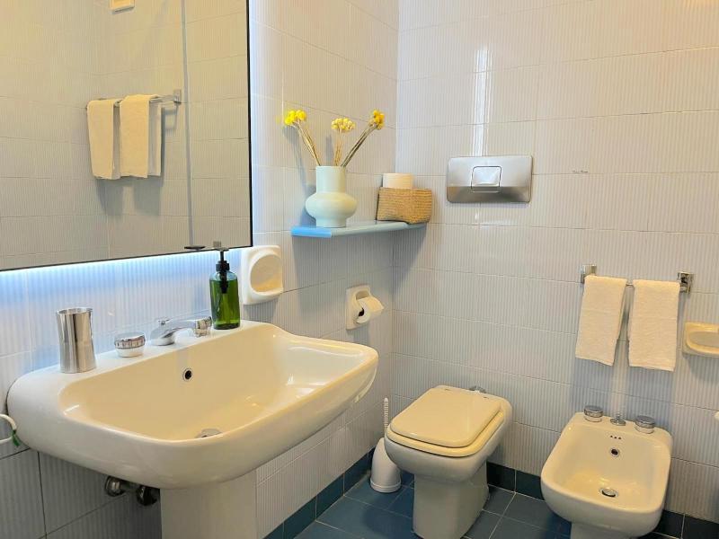 Apartment with City View image 3