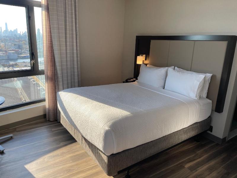 Standard Room image 2