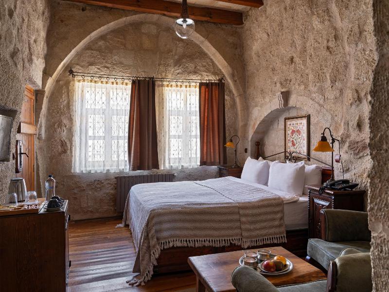 Standard Double Room image 2