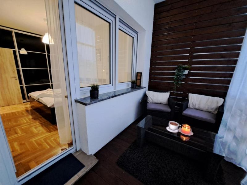One-Bedroom Apartment image 4