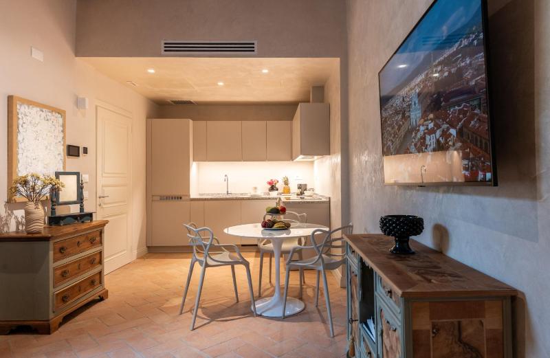 Palazzo Doni by Florence Art Apartments - image 8