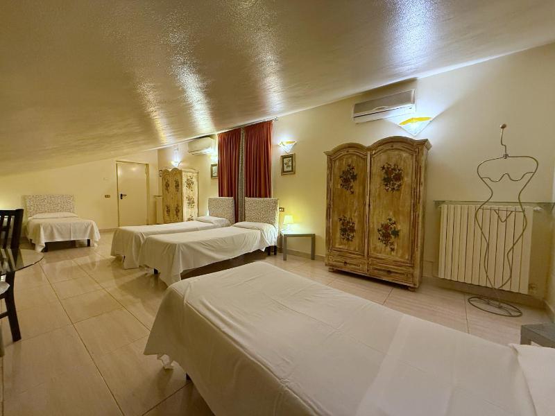 Quadruple Room image 1
