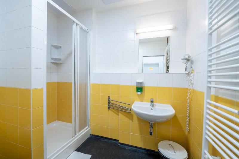 Double or Twin Room with Shared Bathroom image 3
