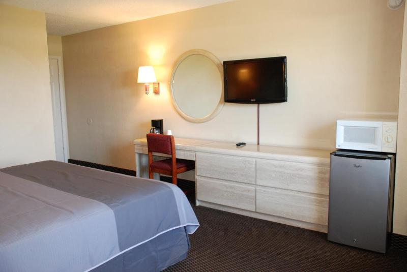 King Room - Non-Smoking image 2