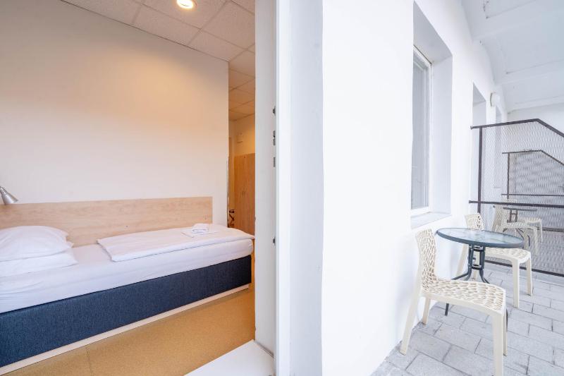 Twin Room with Balcony image 4