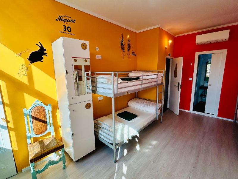 Bed in 6-Bed Mixed Dormitory Room image 4