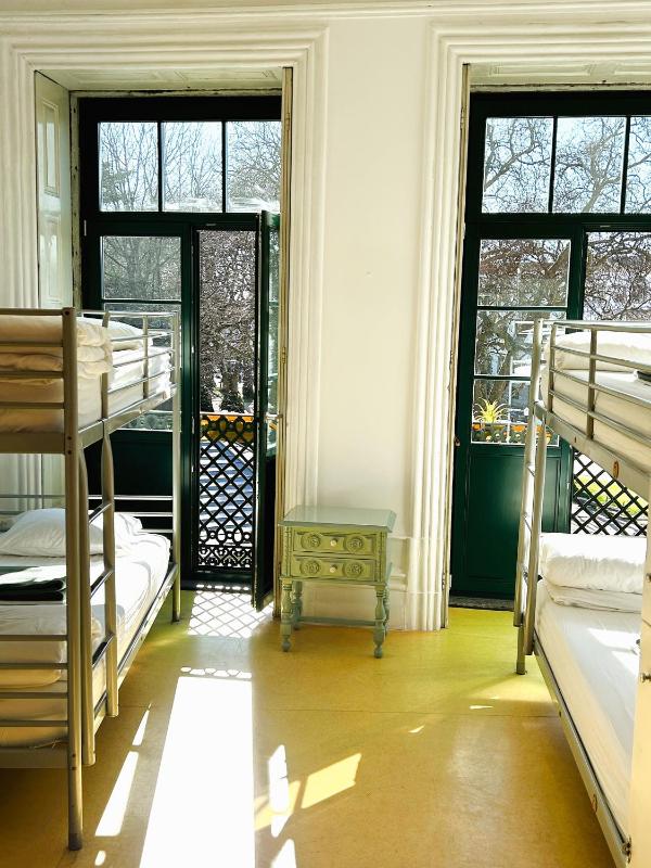 Bed in 6-Bed Mixed Dormitory Room image 1