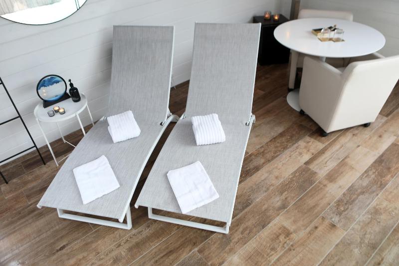 King Room with Spa Bath image 2