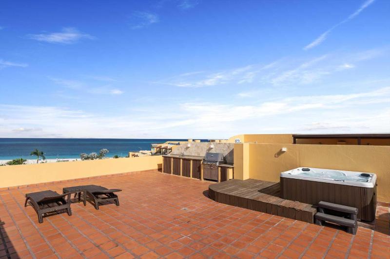 Beachfront - Amber Penthouse 2BR condo - P512 - image 9