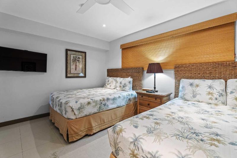 Beachfront - Amber Penthouse 2BR condo - P512 - image 11