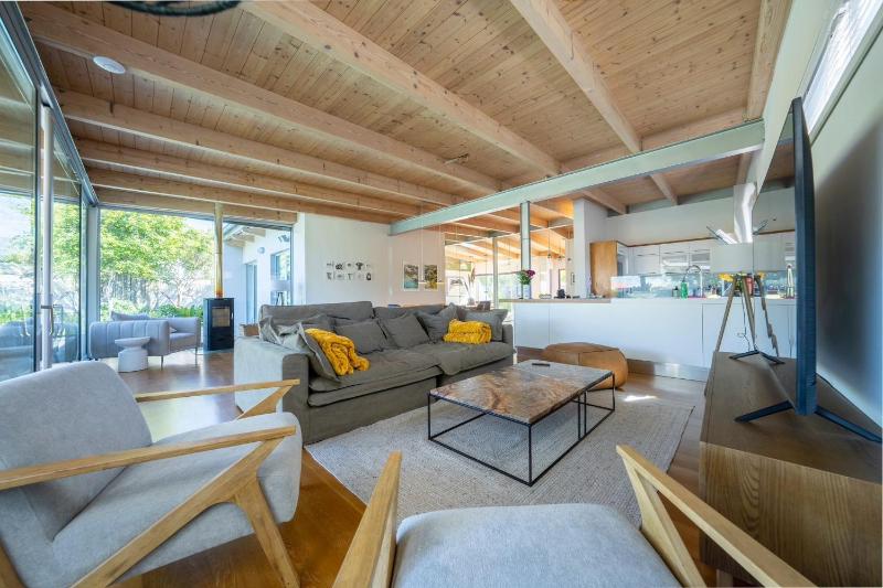 Luxurious villa with the best facilities at the foot of the Constantia Valley - image 10