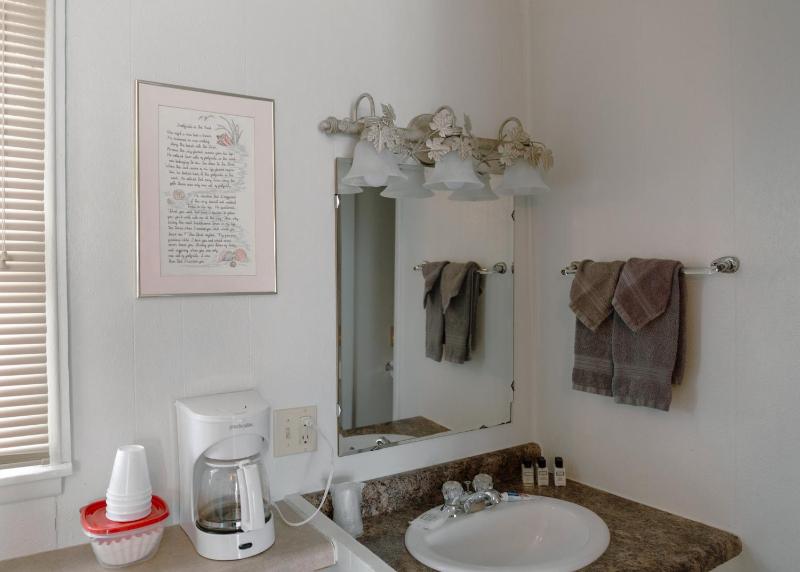 Deluxe Queen Room image 2