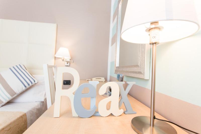 Double or Twin Room image 4
