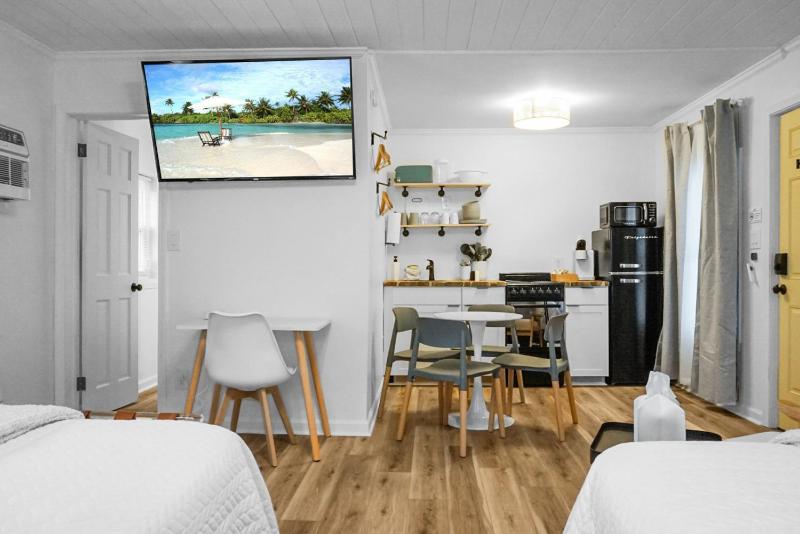 The Boardwalk Inn - image 5