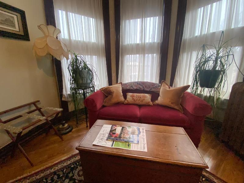 Crown Room image 4