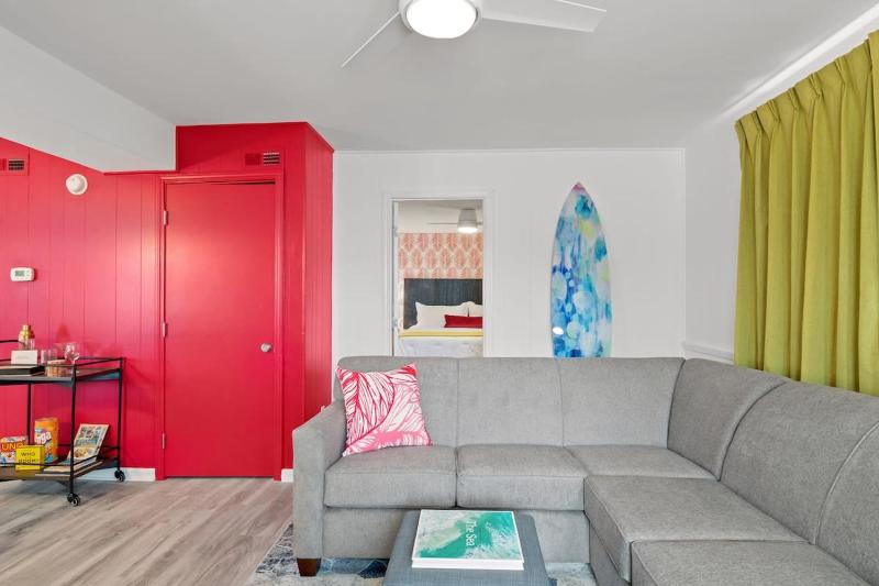 Beach Nest 1 Stylish Condo 2Min Walk to Beach - image 48