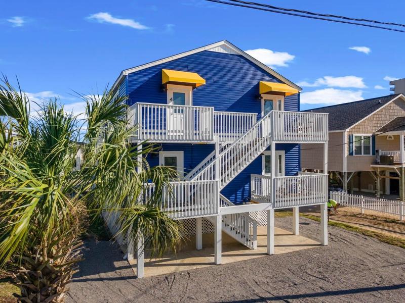Beach Nest 1 Stylish Condo 2Min Walk to Beach - image 42