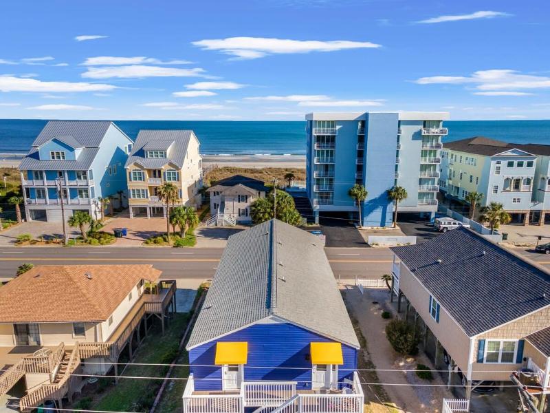 Beach Nest 3 Stylish Condo 2Min Walk to Beach - image 47