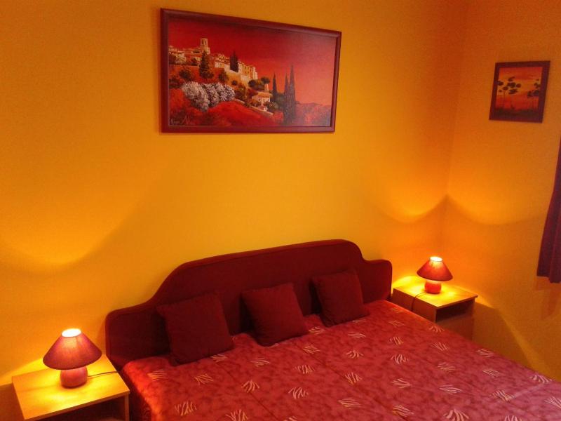 Balaton Wellness Apartman - image 41