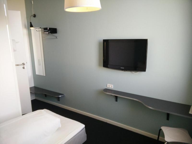 Single Room image 4