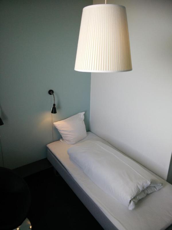 Single Room image 3